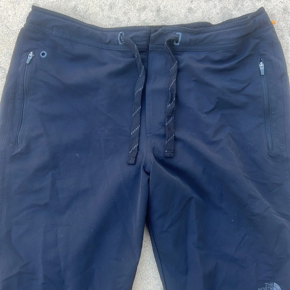The North Face Men's Black Lightweight Sweat Pants with Ankle Side Zipper Size L